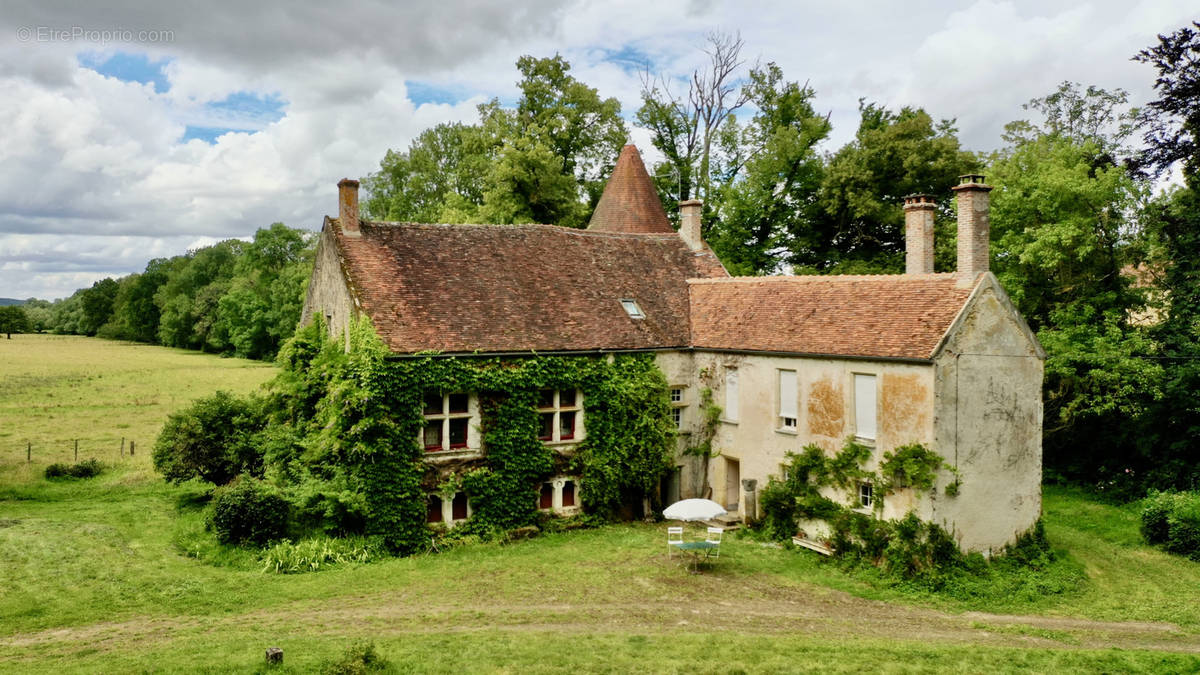 Maison à AVALLON