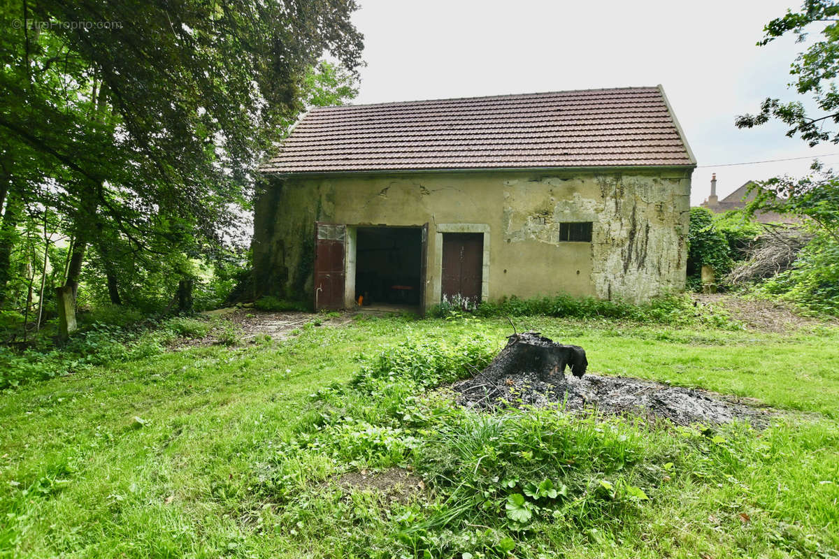 Maison à AVALLON