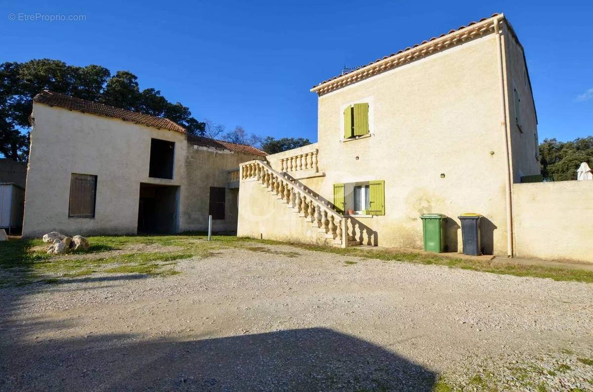 Maison à SORGUES