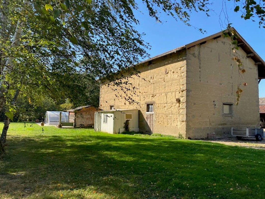 Maison à AMBERIEUX-EN-DOMBES