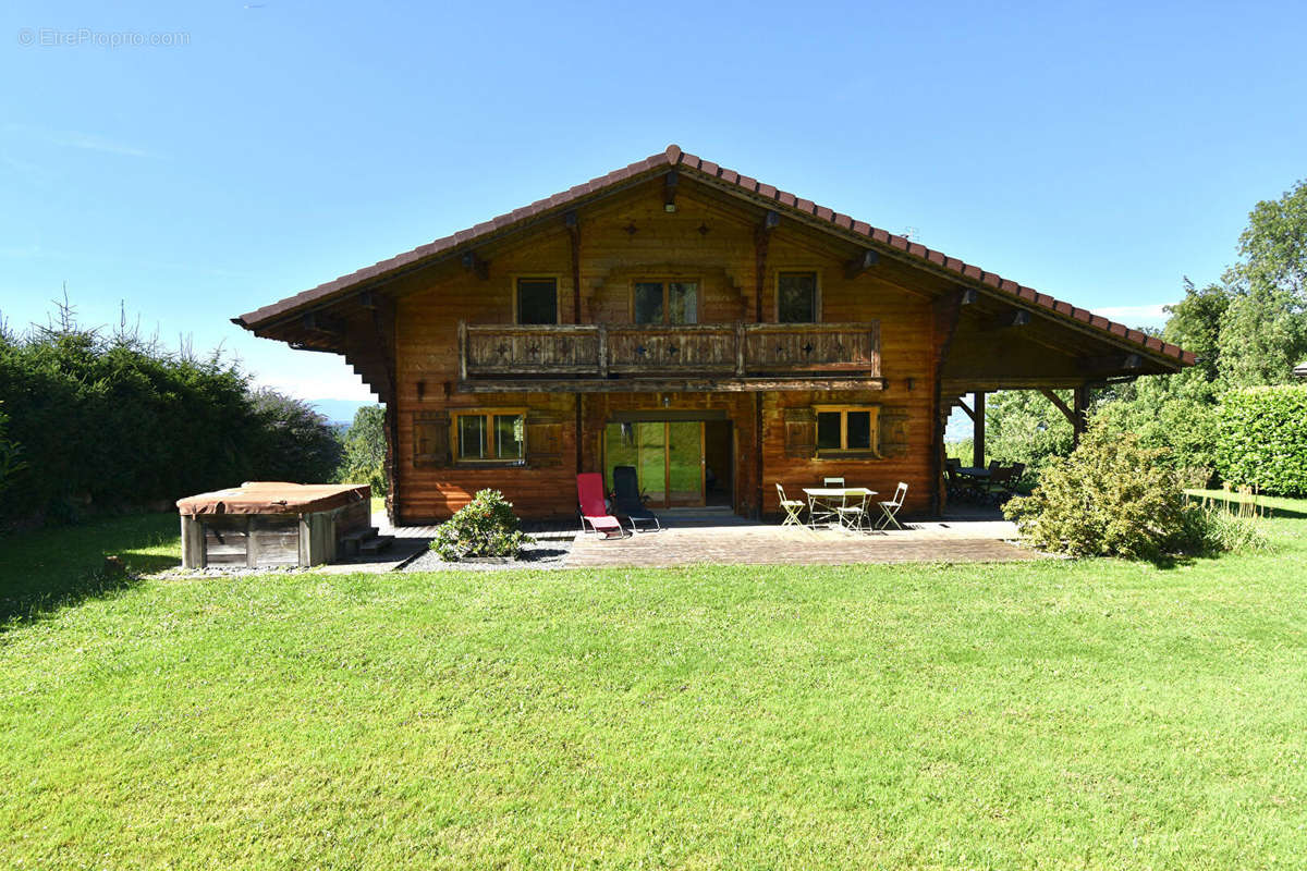 Maison à SAINT-SIXT