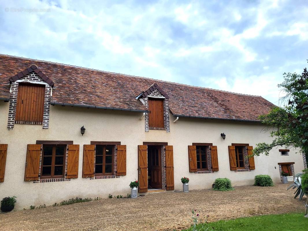 Maison à SARGE-SUR-BRAYE