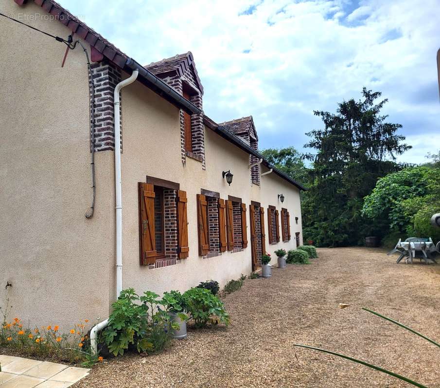 Maison à SARGE-SUR-BRAYE