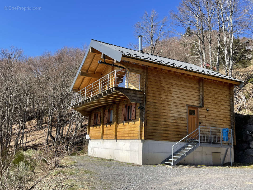 Maison à LAVEISSIERE