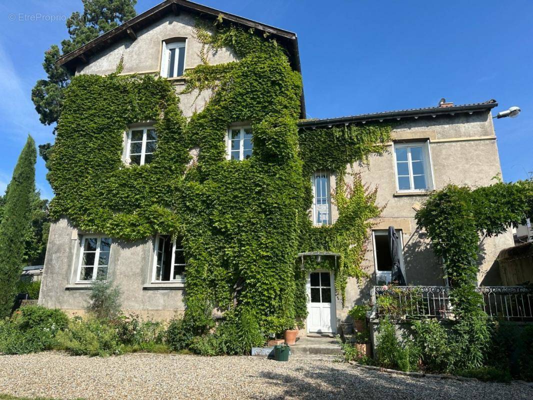 Maison à SAINT-PRIEST-EN-JAREZ