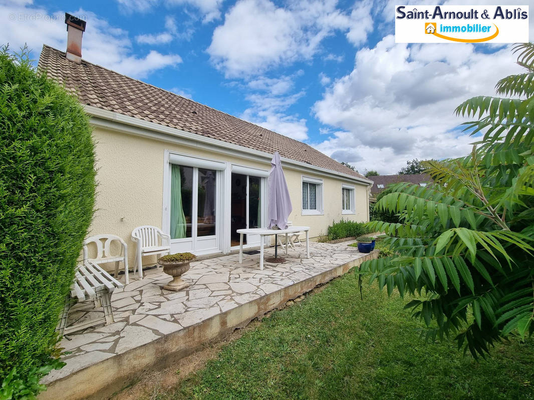 Maison à SAINT-ARNOULT-EN-YVELINES