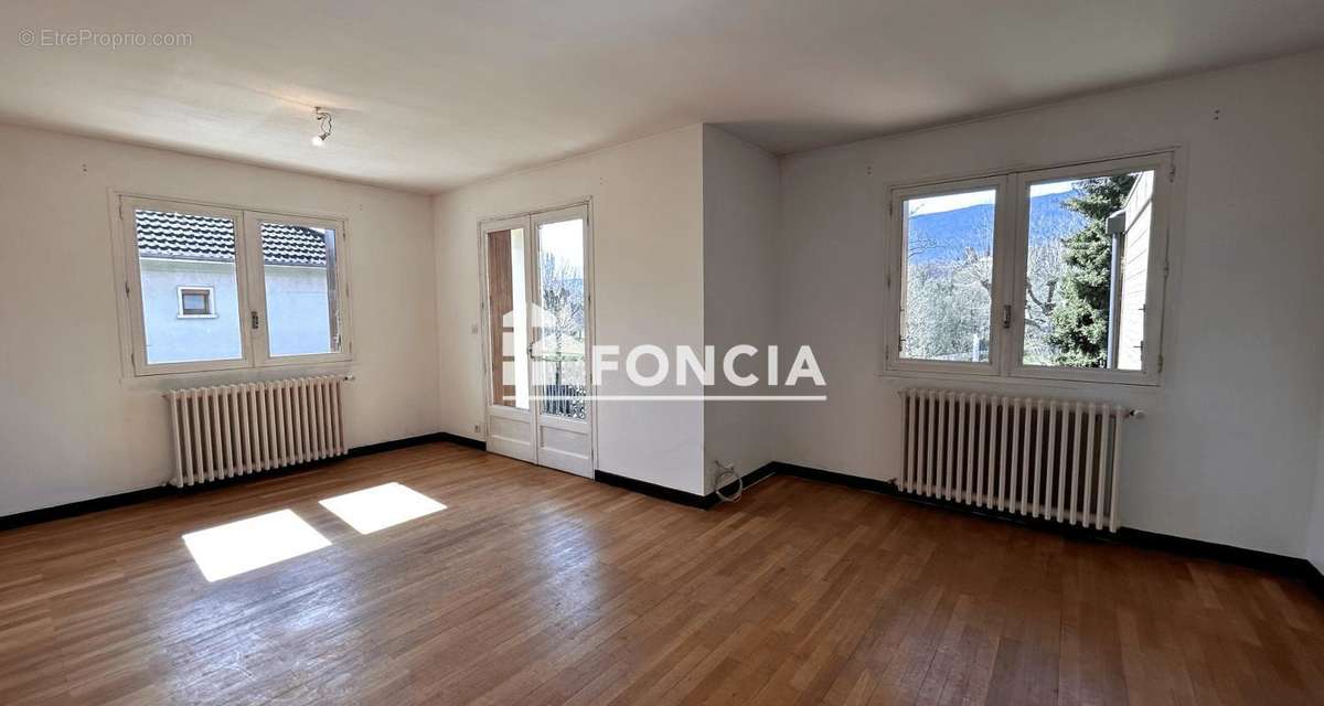 Appartement à AIX-LES-BAINS