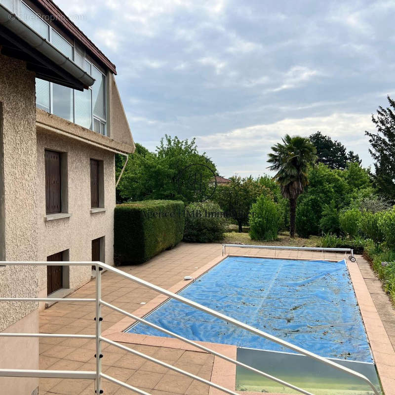 Maison à COLLONGES-AU-MONT-D&#039;OR