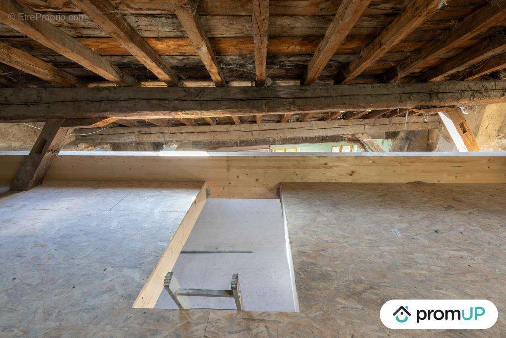 Appartement à VALS-PRES-LE-PUY