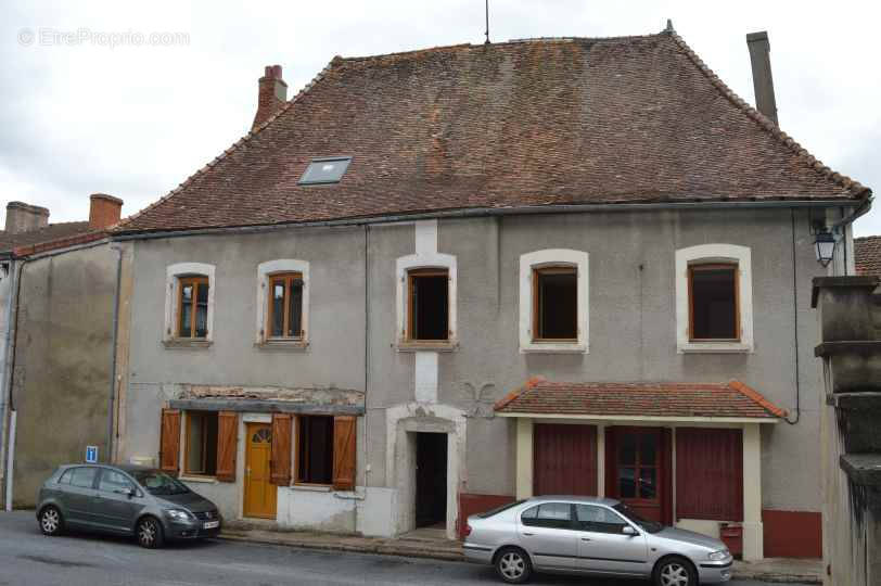 Maison à MONTAIGUET-EN-FOREZ