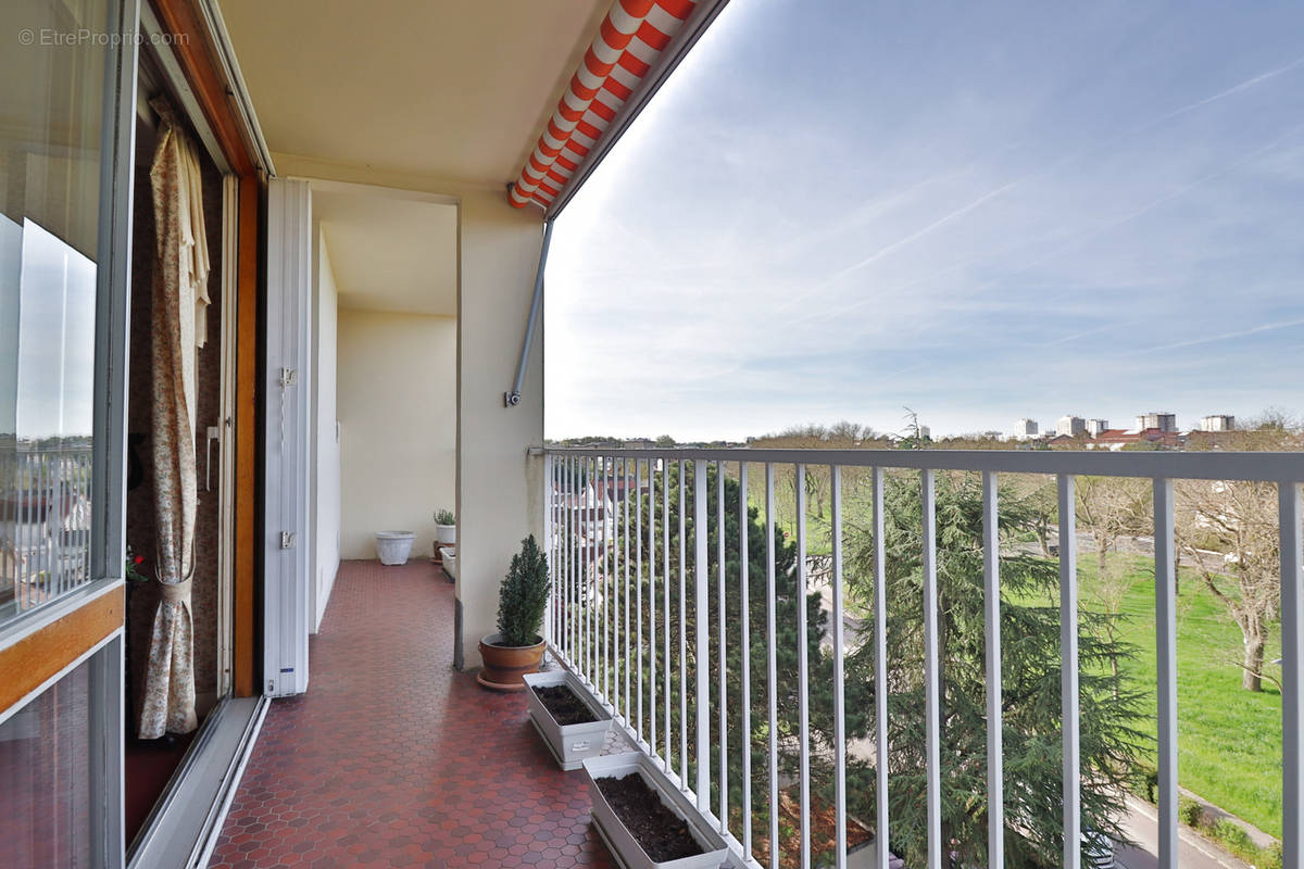 Appartement à SAINT-JULIEN-LES-VILLAS