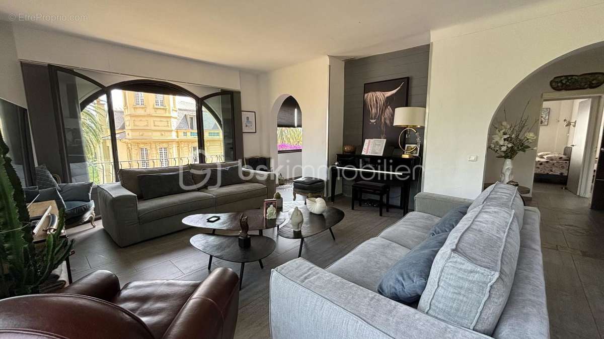 Appartement à VENCE