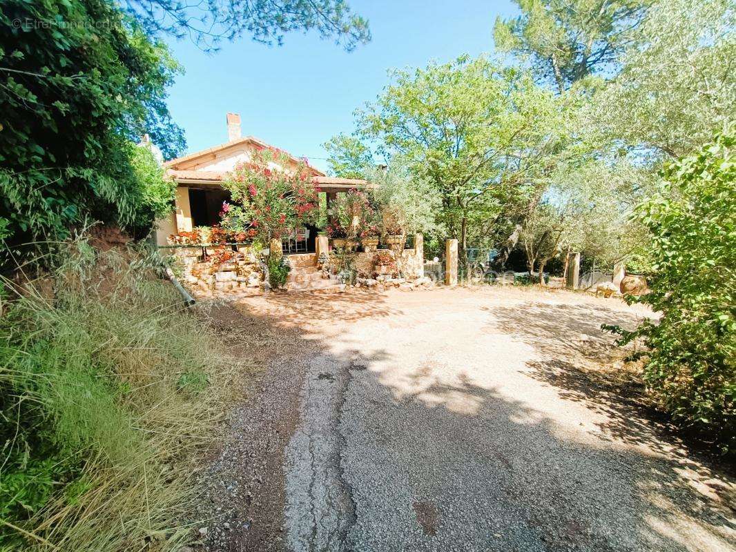 Maison à LE CANNET-DES-MAURES