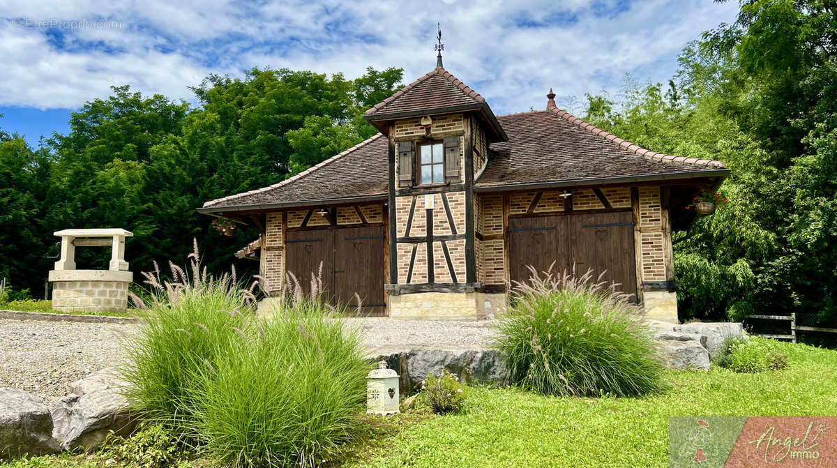 Maison à LONS-LE-SAUNIER