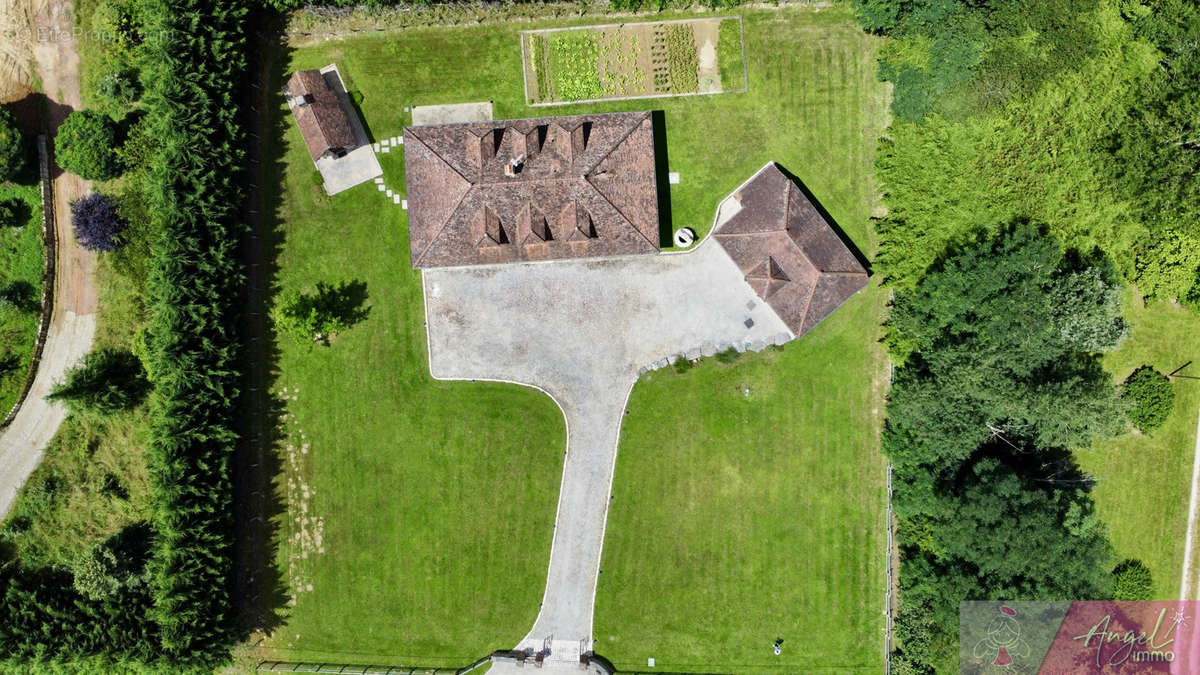 Maison à LONS-LE-SAUNIER