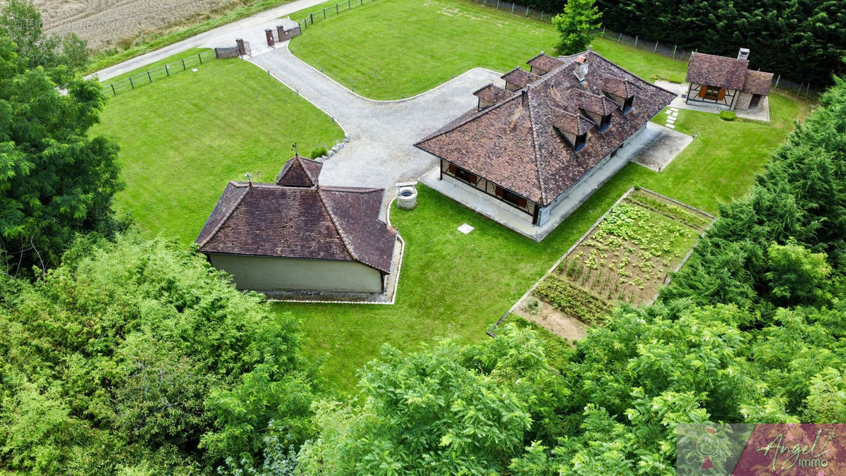 Maison à LONS-LE-SAUNIER