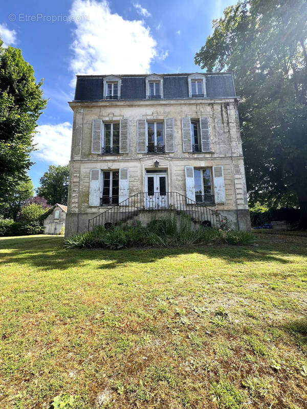 Maison à COUILLY-PONT-AUX-DAMES