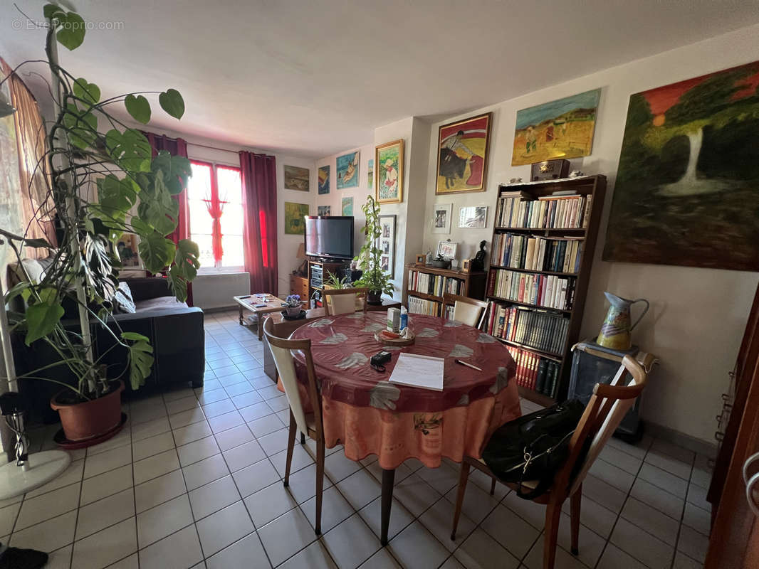 Appartement à VALREAS