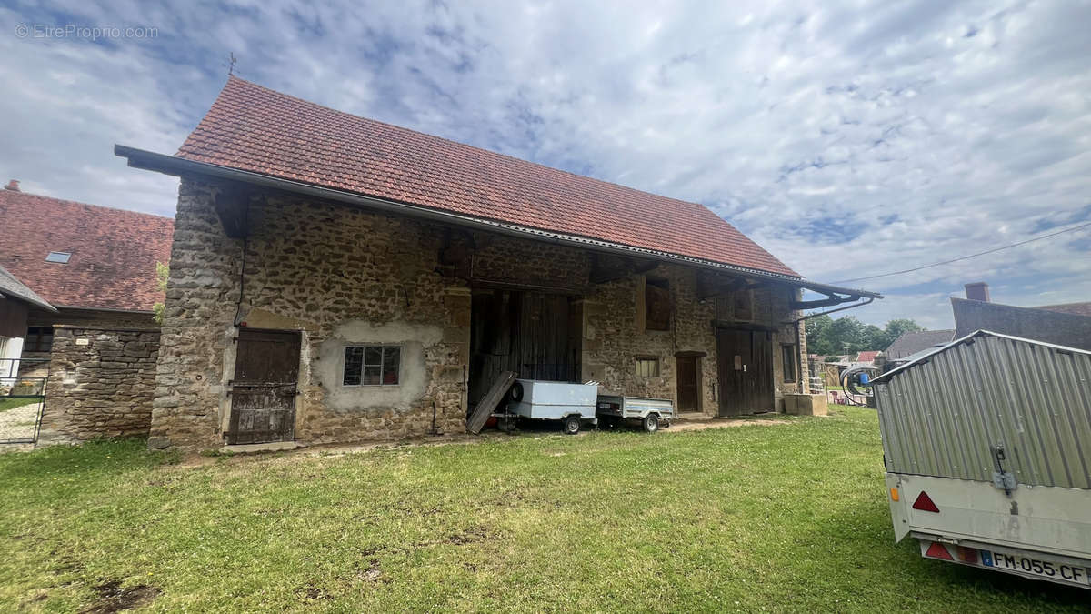 Appartement à SAUVIGNY-LE-BOIS