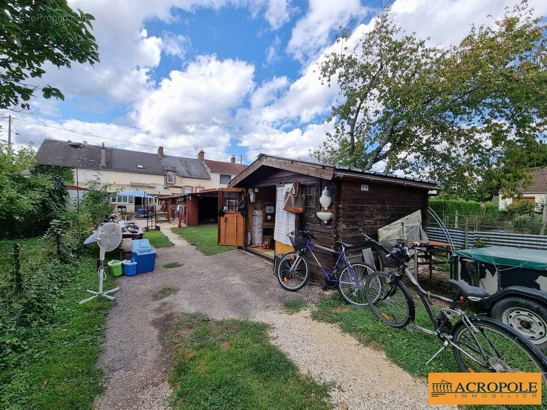 Maison à AUBIGNY-SUR-NERE