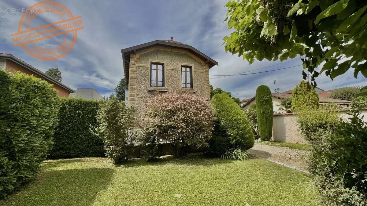 Maison à CHAMPAGNE-AU-MONT-D&#039;OR