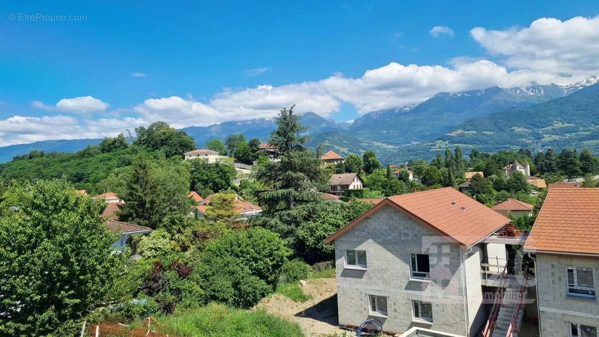 Appartement à SAINT-NAZAIRE-LES-EYMES