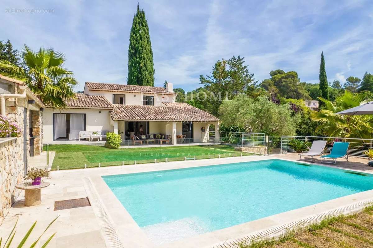 Maison à MOUGINS