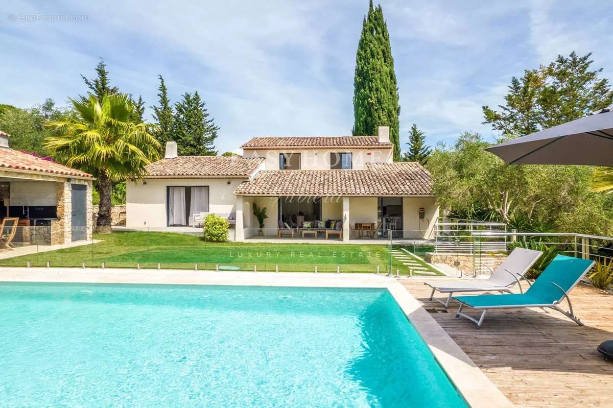 Maison à MOUGINS