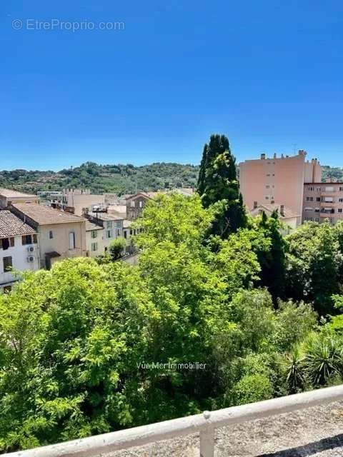 Appartement à VALLAURIS