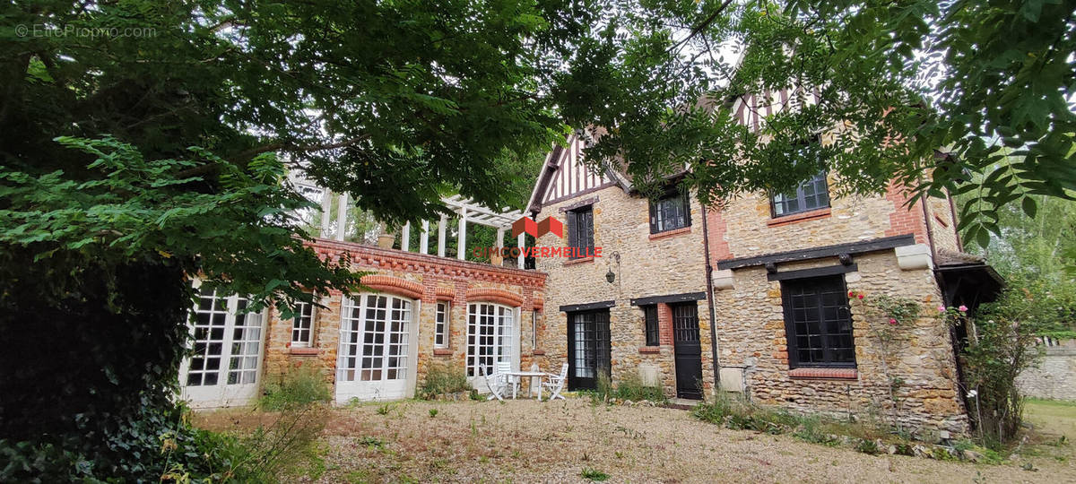 Maison à LA CELLE-SAINT-CLOUD