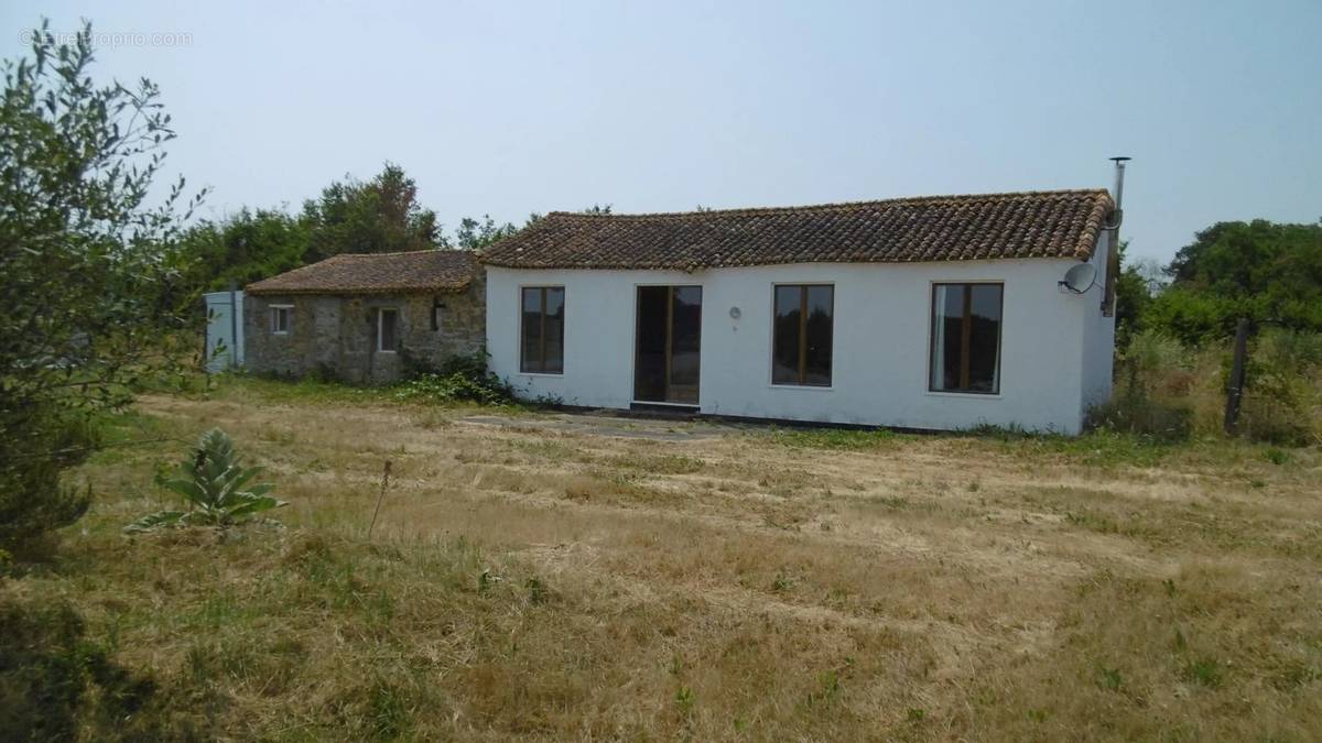 Maison à BOUSSAIS