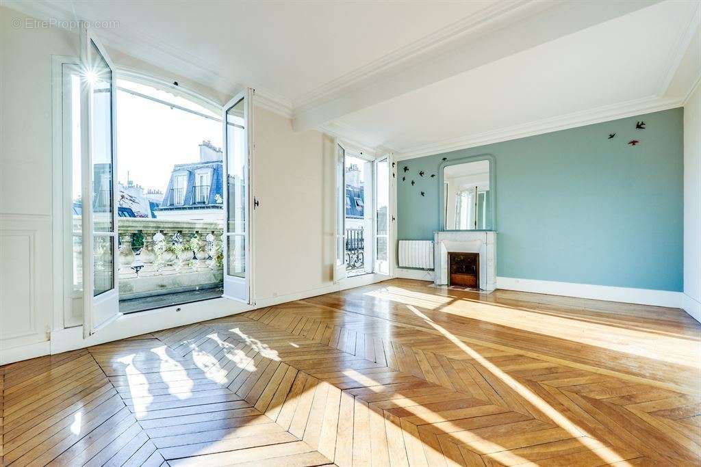 Appartement à PARIS-11E