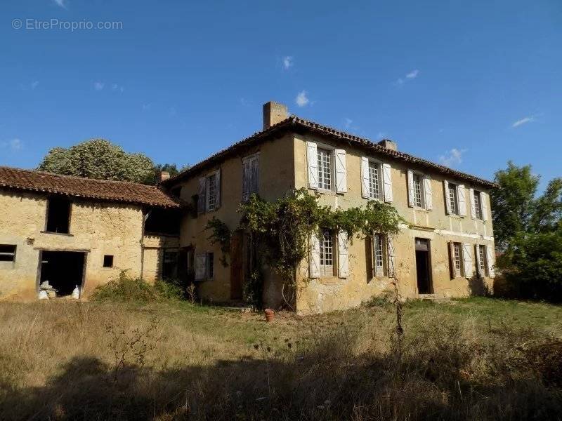 Maison à SEISSAN