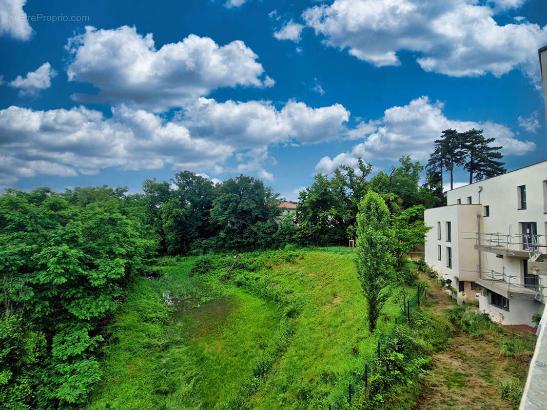 Appartement à CHARBONNIERES-LES-BAINS