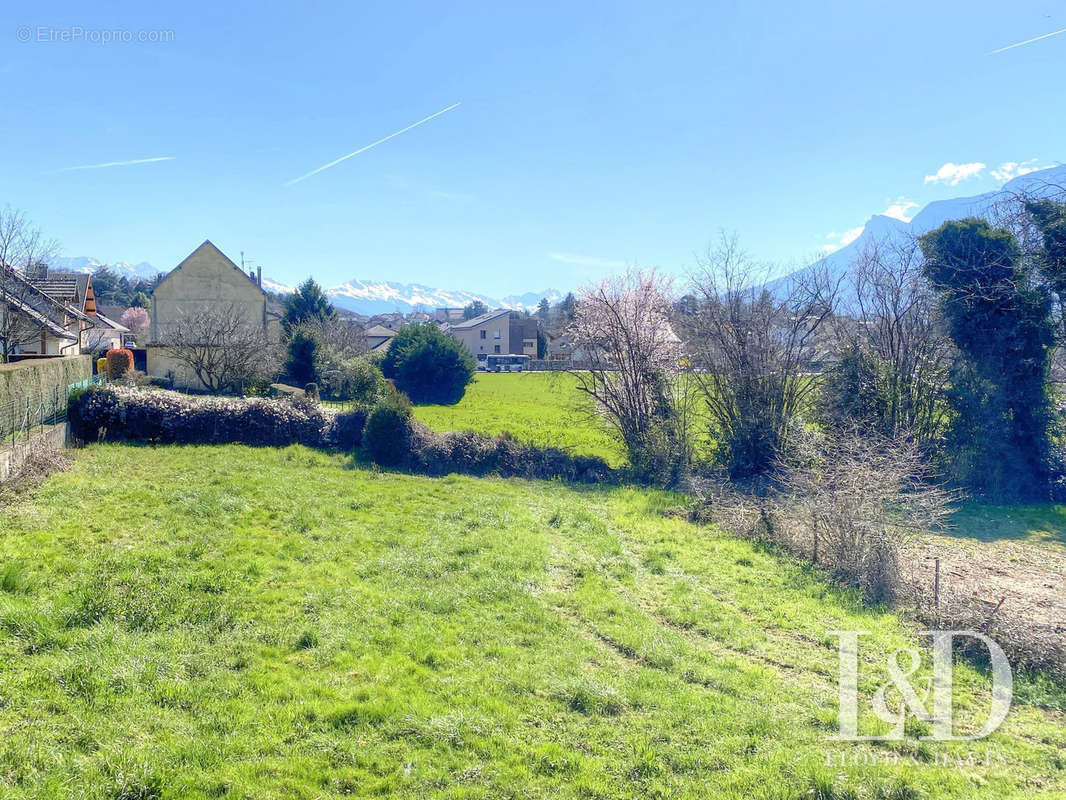 Appartement à CHALLES-LES-EAUX