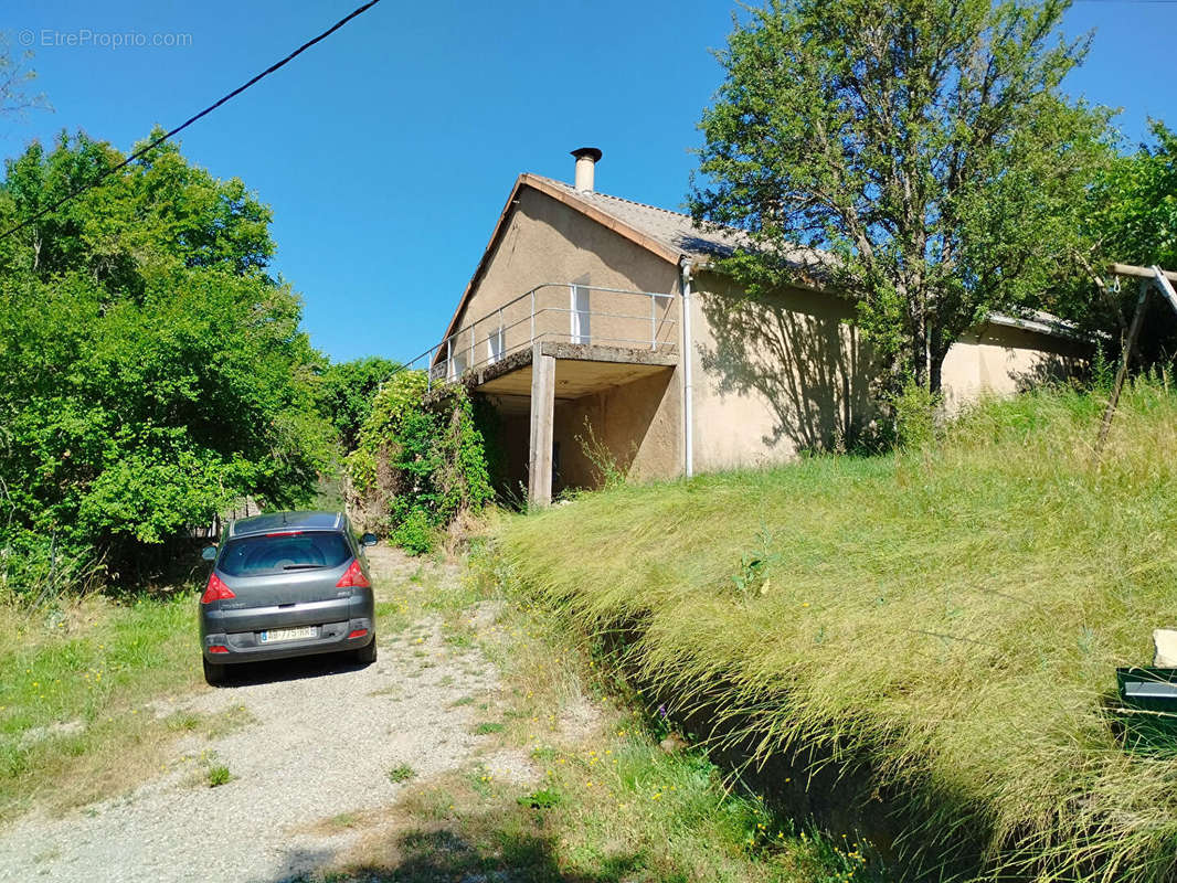 Maison à VILLEBOIS-LES-PINS