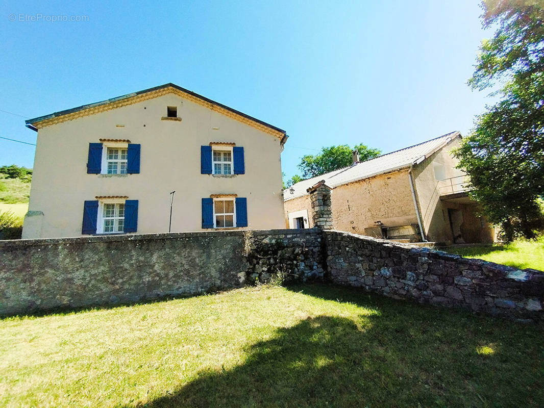 Maison à VILLEBOIS-LES-PINS