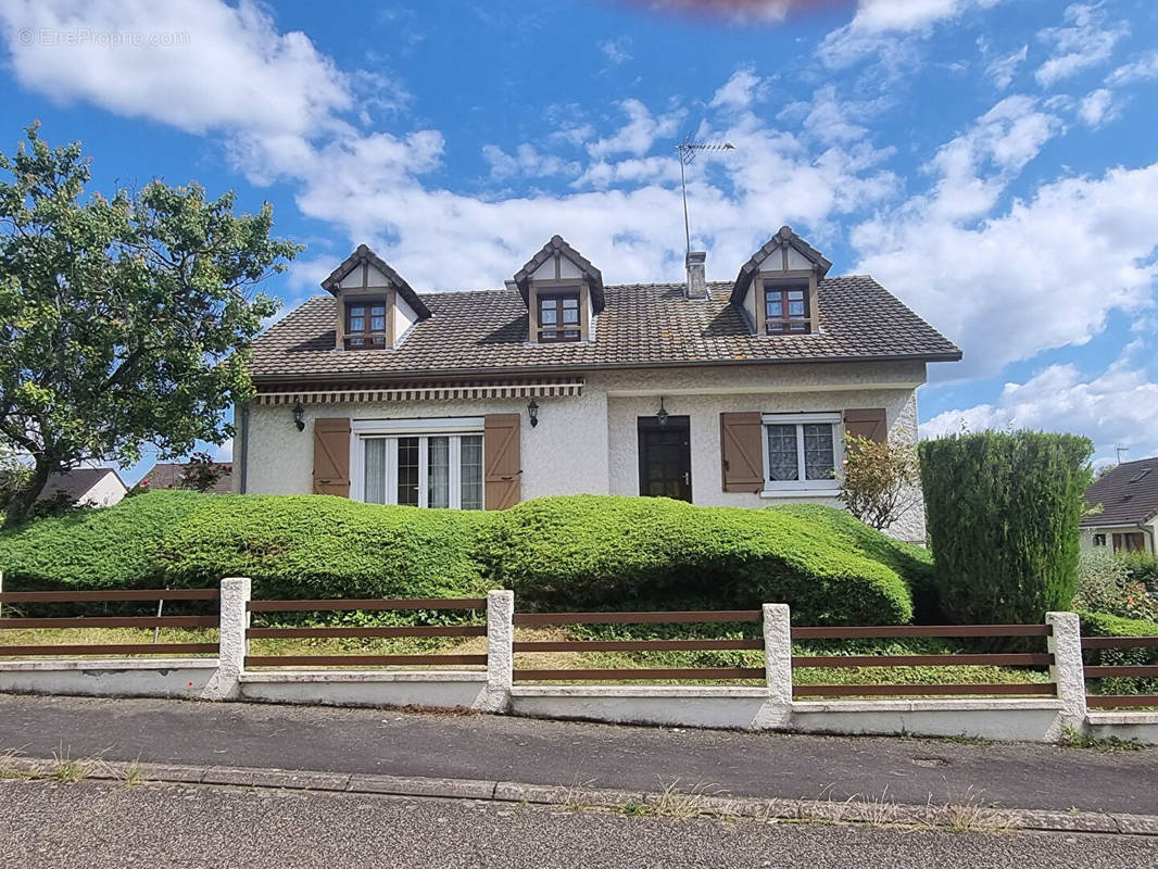 Maison à TOULON-SUR-ALLIER