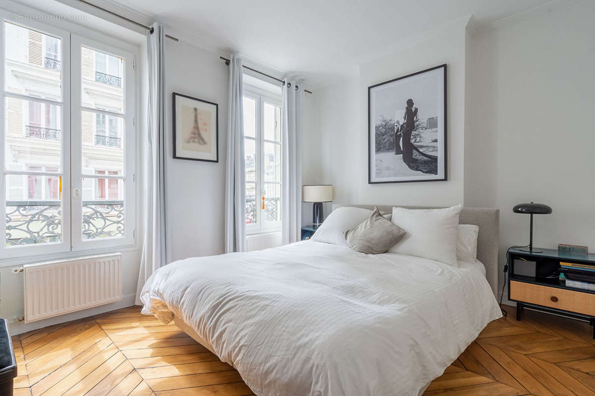 Appartement à PARIS-17E