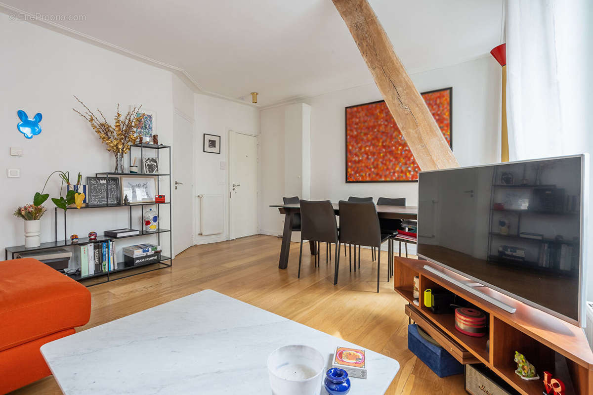 Appartement à PARIS-17E