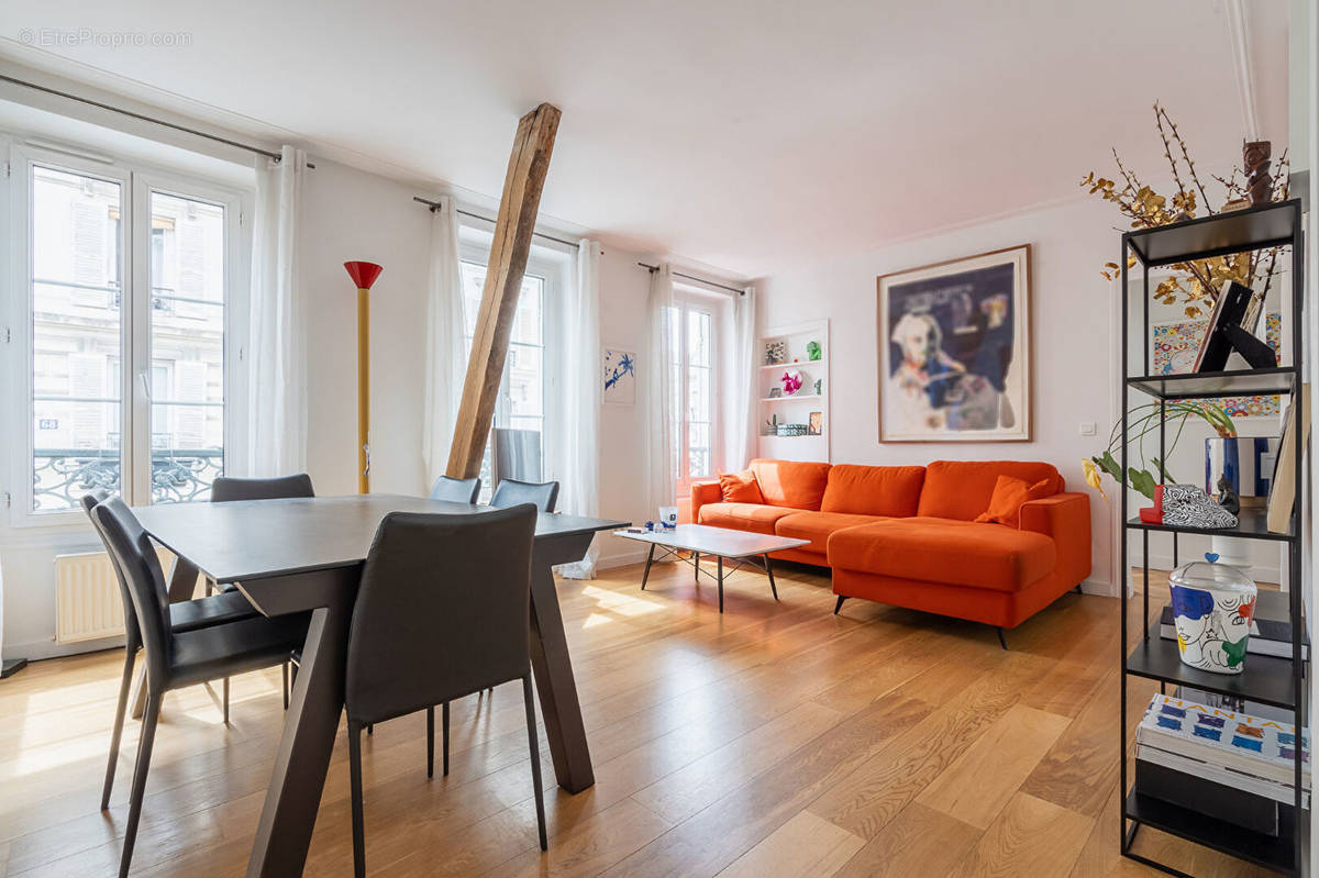 Appartement à PARIS-17E