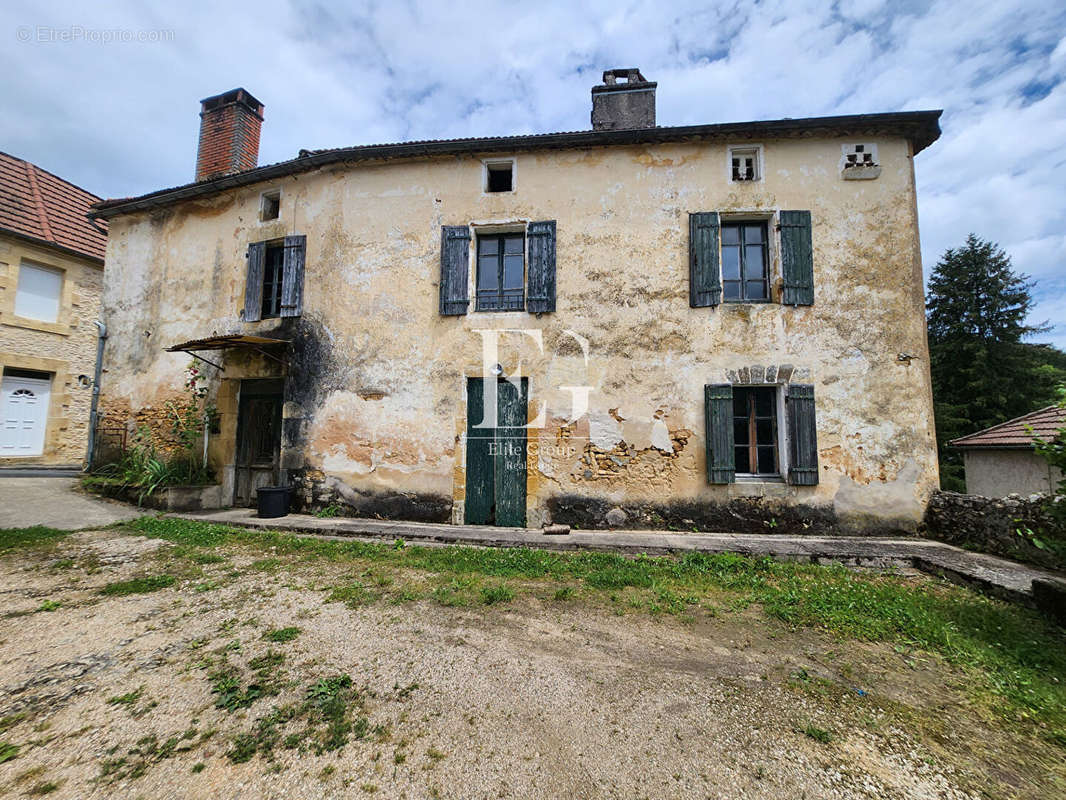 Maison à SAINT-CERNIN-DE-L&#039;HERM