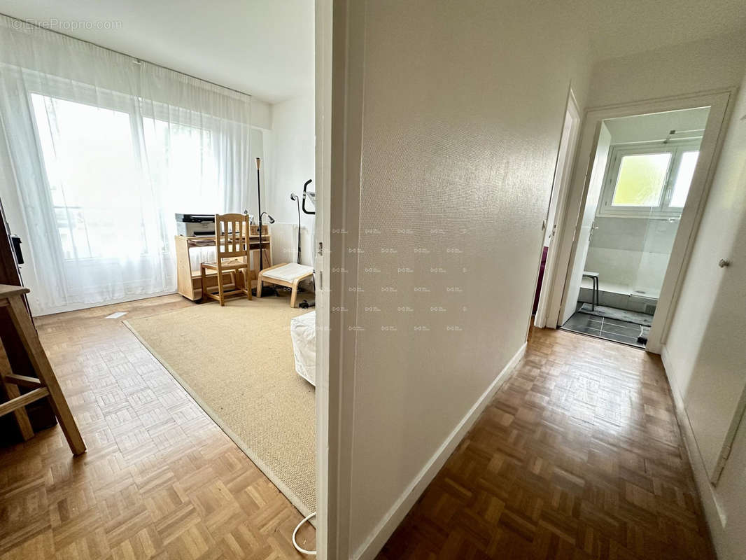 Dégagement - Appartement à COLOMBES