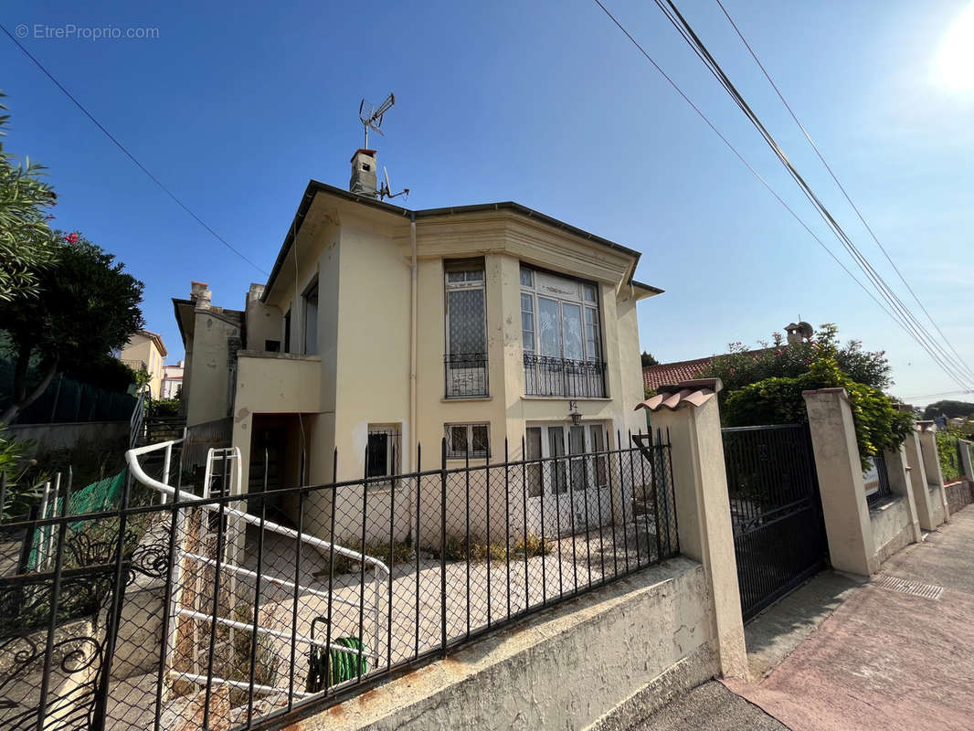 Maison à VILLENEUVE-LOUBET