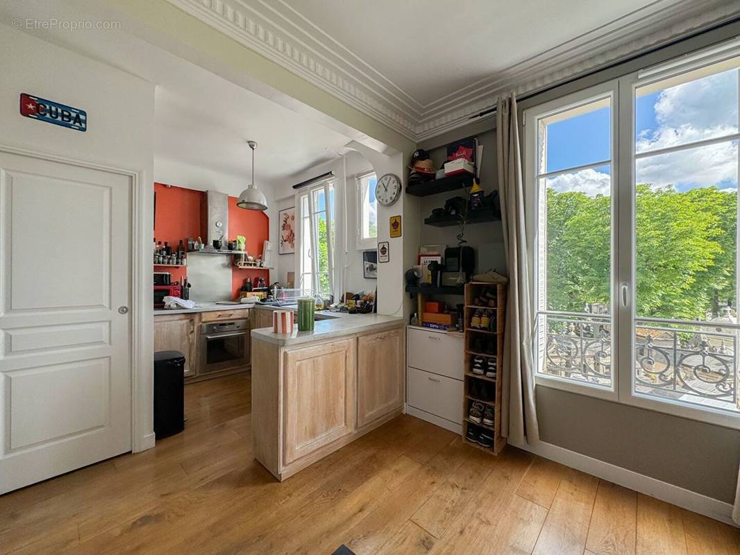 Appartement à PARIS-16E