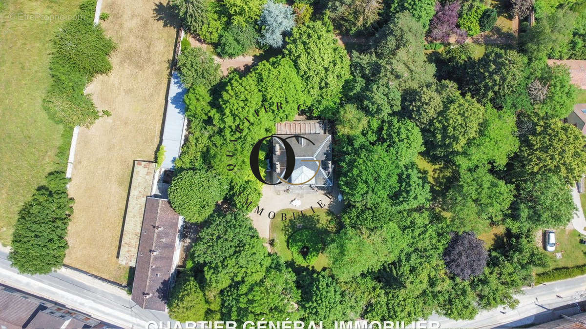 Maison à IVRY-LE-TEMPLE