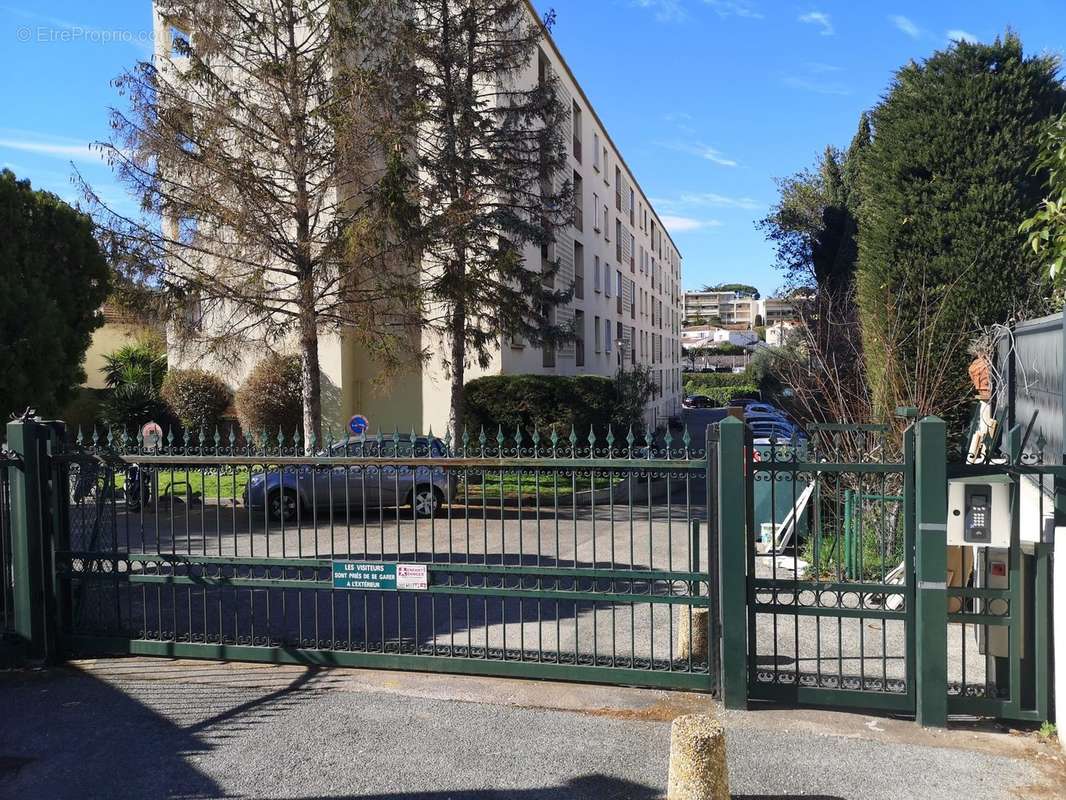 Parking à CANNES