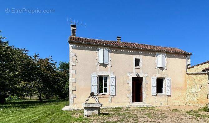 Maison à RIVIERES