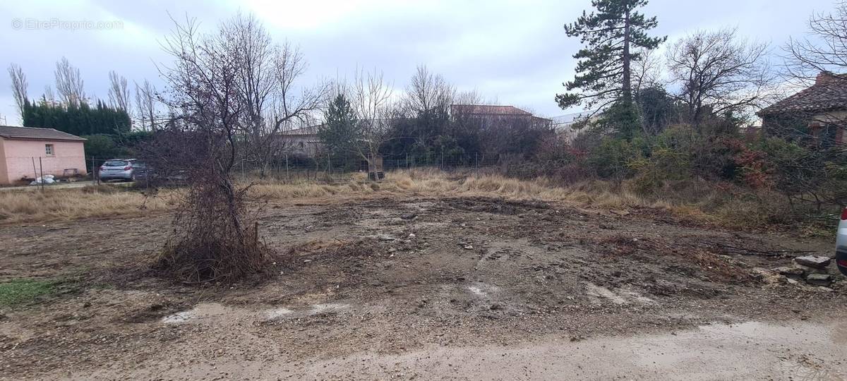 Terrain à L&#039;ISLE-SUR-LA-SORGUE