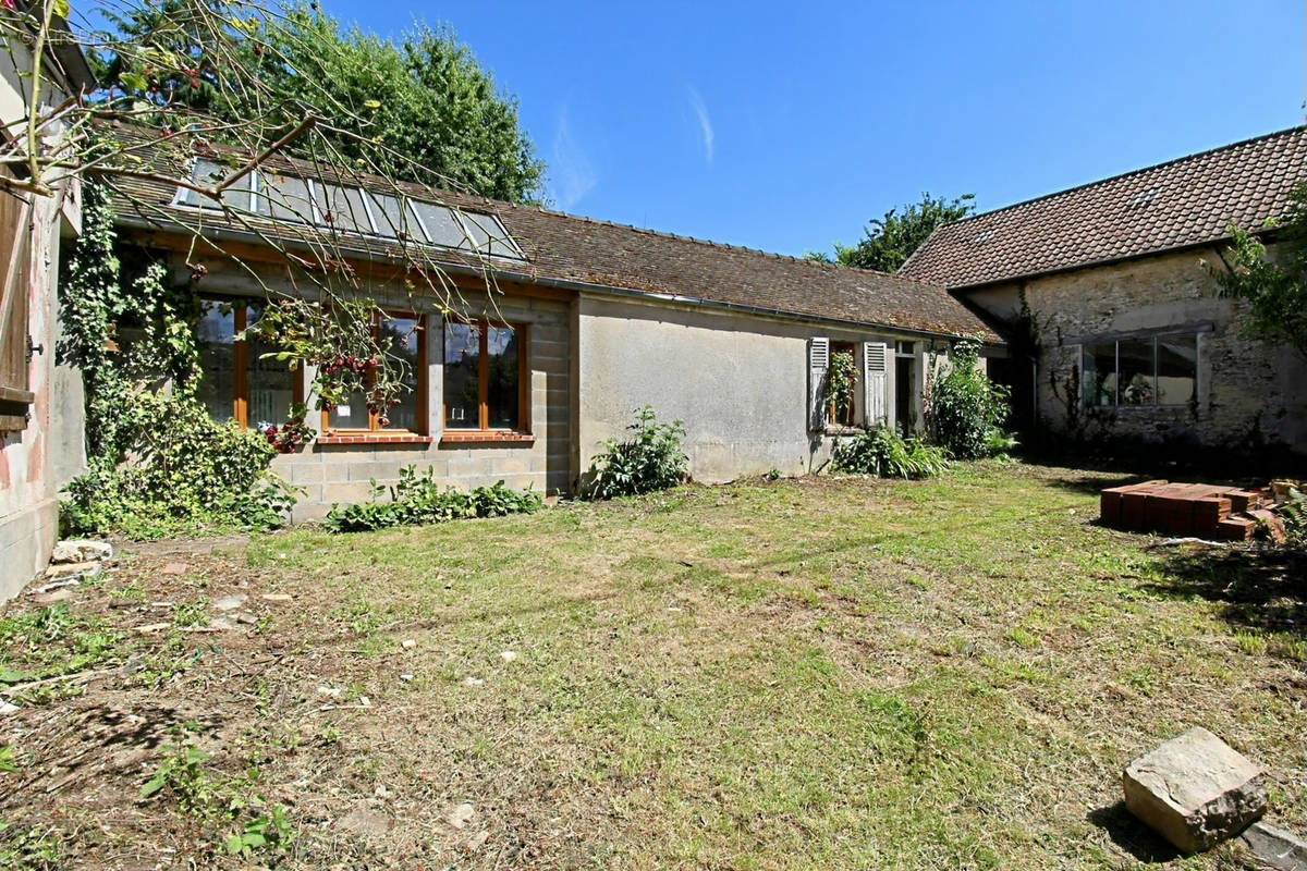 Maison à LA QUEUE-LES-YVELINES